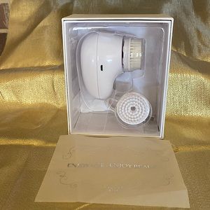 Waterproof Cleansing Brush